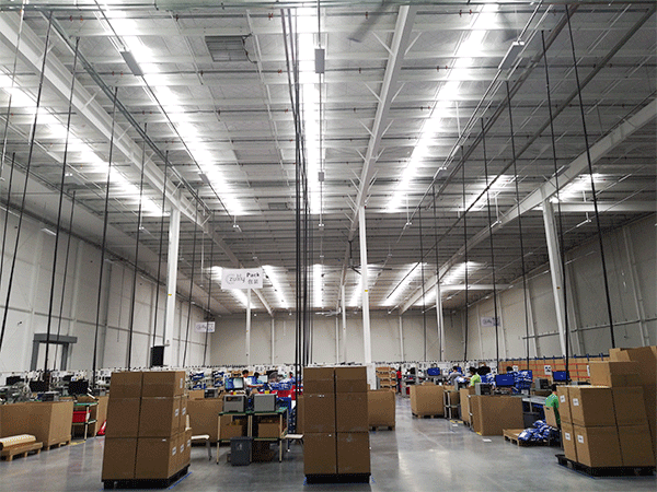 对于物流仓储中心安装大型工业大风扇可迅速通风降温